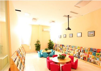 餃子去的幼兒園叫什么？Kids 'R' Kids學費多少？