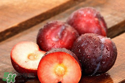 李子和蜂蜜能一起吃嗎？吃了李子可以喝蜂蜜嗎？