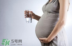 孕期能用酒精退燒嗎？孕期用酒精退燒有什么危害？