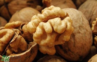 核桃仁怎么保存？核桃仁生吃好還是熟吃好？