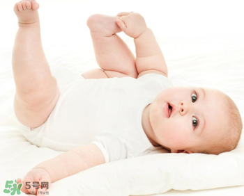 夏天寶寶可以穿開襠褲嗎？寶寶穿開襠褲有什么危害嗎？