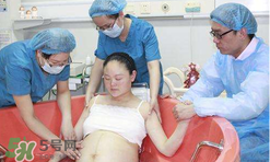 水中分娩是怎樣的？水中分娩與傳統(tǒng)分娩的區(qū)別有哪些？