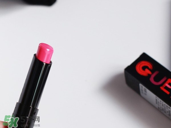 嬌蘭小黑裙007值得入嗎？嬌蘭小黑裙007唇膏口紅怎么樣？