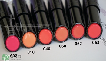 嬌蘭小黑裙007顯色嗎？嬌蘭小黑裙007適合唇色淺的嗎？