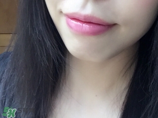 嬌蘭小黑裙007值得入嗎？嬌蘭小黑裙007唇膏口紅怎么樣？