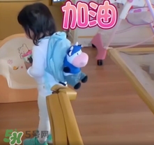 餃子的奶牛背包是什么牌子？寶寶背包應該怎么挑選？