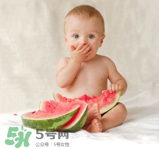 夏天寶寶能不能吃冰西瓜呢？冰西瓜寶寶能吃嗎？