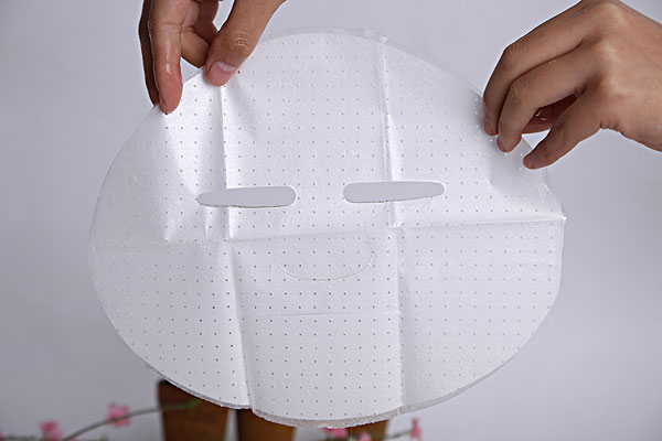 片狀面膜好還是涂抹面膜好 片狀面膜好還是涂抹面膜好