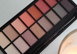 makeup revolution桃花盤怎么畫？makeup revolution桃花盤教程