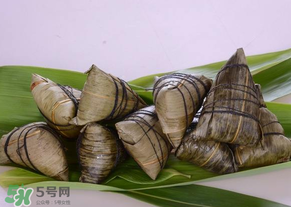 ?竹葉怎么包粽子？?竹葉粽子的包法