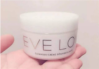 網(wǎng)紅推薦的護(hù)膚品靠譜嗎？跟風(fēng)買網(wǎng)紅護(hù)膚品卻沒效果