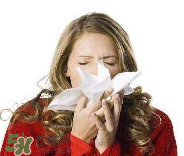 病毒性感冒發(fā)燒怎么辦？病毒性感冒癥狀有哪些