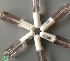 rimmel口紅雨衣英版日版哪個好？rimmel口紅雨衣英版日版區(qū)別