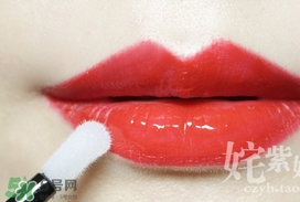 rimmel芮謎口紅雨衣和clio珂萊歐口紅雨衣哪個(gè)好_對(duì)比 rimmel芮謎口紅雨衣和clio珂萊歐口紅雨衣哪個(gè)好_對(duì)比