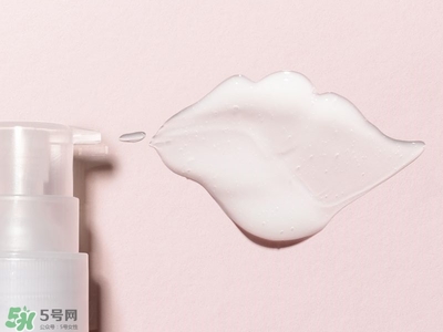 夏天用什么乳液好 夏天用什么乳液比較清爽不油膩 夏天用什么乳液好 夏天用什么乳液比較清爽不油膩