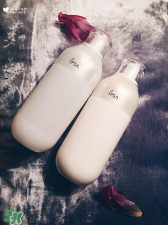 夏天用什么乳液好 夏天用什么乳液比較清爽不油膩 夏天用什么乳液好 夏天用什么乳液比較清爽不油膩