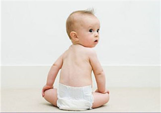 夏天寶寶睡覺穿什么好？夏天寶寶睡覺能光著睡嗎？