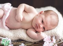 寶寶臍帶消毒是用碘伏還是用酒精？寶寶臍帶用什么消毒好？