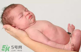 寶寶臍帶消毒是用碘伏還是用酒精？寶寶臍帶用什么消毒好？