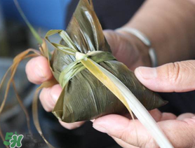 包粽子是生米還是熟米？包粽子的米是煮的還是生的？