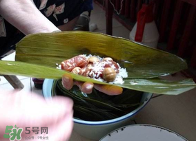 包粽子是生米還是熟米？包粽子的米是煮的還是生的？