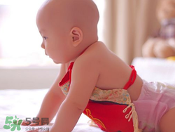 夏天寶寶睡覺(jué)穿什么好？夏天寶寶睡覺(jué)能光著睡嗎？