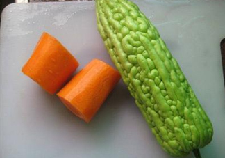 苦瓜能和胡蘿卜一起吃嗎？胡蘿卜可以和苦瓜一起吃嗎