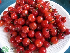 哺乳期能吃櫻桃嗎？哺乳期吃櫻桃寶寶會(huì)上火嗎？