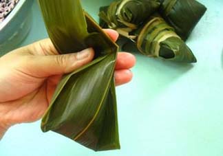 四角粽子怎么做？四角粽子怎么做好吃？
