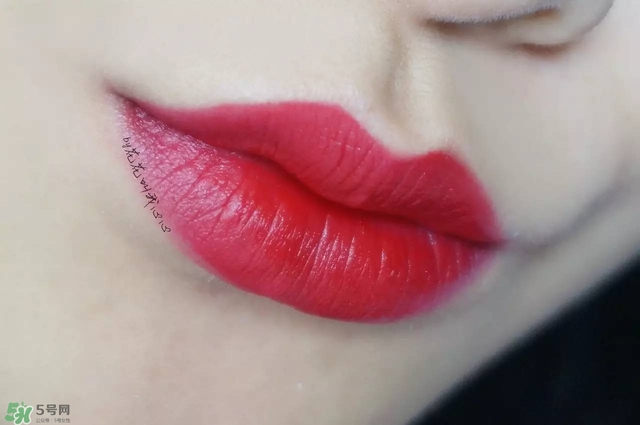 雅邦霧面柔光旋轉(zhuǎn)口紅試色圖片與評(píng)測(cè) 雅邦霧面柔光旋轉(zhuǎn)口紅試色圖片與評(píng)測(cè)