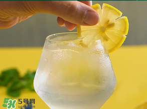 Perrier巴黎水好喝嗎？Perrier巴黎水怎么喝？