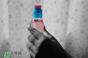 彈珠汽水怎么開？彈珠汽水怎么開不會(huì)噴？