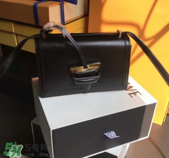 loewe三角包正品多少錢？羅意威巴塞羅那三角包專柜價格