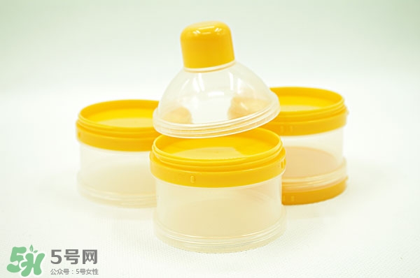 怎樣給寶寶選擇合適的奶粉段數(shù) 了解寶寶的需求 怎樣給寶寶選擇合適的奶粉段數(shù) 了解寶寶的需求