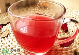 楊梅汁怎么洗干凈？衣服上的楊梅汁怎么洗？