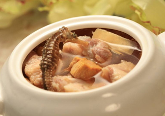 鱷魚肉燉湯要去皮嗎？鱷魚肉煲湯新鮮的好還是干的好