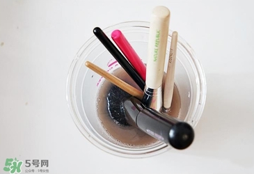 ?ukiss悠珂思和大創(chuàng)粉撲清洗劑哪個好？悠珂思和大創(chuàng)清洗劑對比