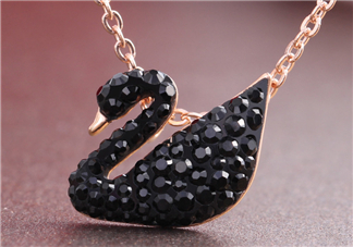 施華洛世奇黑天鵝項(xiàng)鏈多少錢？施華洛世奇黑天鵝項(xiàng)鏈專柜價(jià)格