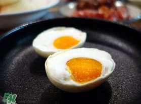 一個咸鴨蛋的熱量高嗎？一個咸鴨蛋的熱量是多少？