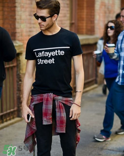 為什么黑色衣服會變紅？黑色衣服變紅了怎么辦？