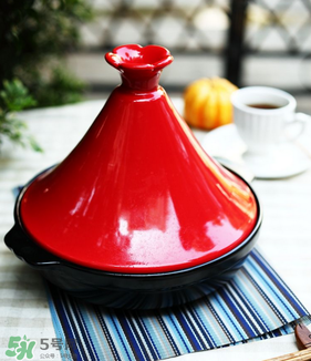 塔吉鍋和琺瑯鍋哪個(gè)好？塔吉鍋和琺瑯鍋的區(qū)別