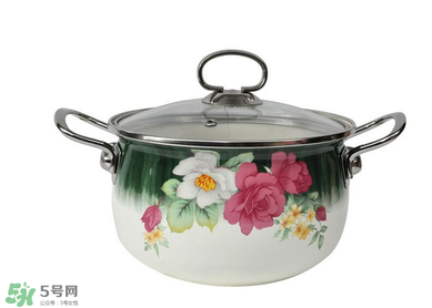 塔吉鍋和琺瑯鍋哪個(gè)好？塔吉鍋和琺瑯鍋的區(qū)別