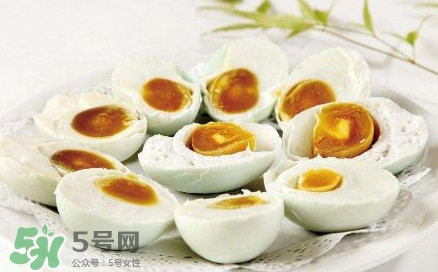 咸鴨蛋為什么要用酒？咸鴨蛋為什么不能多吃