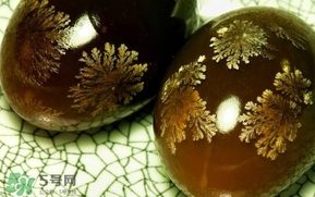 松花蛋是堿性食物嗎？松花蛋是堿性還是酸性？