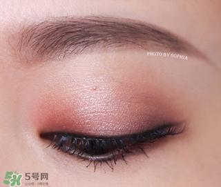 簡單易學(xué)的眼妝教程 化妝高手們的眼妝推薦