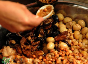 包棕子要在糯米中放鹽嗎？包粽子一斤糯米加多少鹽？