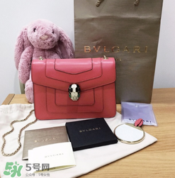 寶格麗蛇頭包怎么看真假？寶格麗蛇頭包真假鑒定