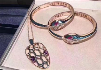 寶格麗蛇形項(xiàng)鏈多少錢？寶格麗蛇形項(xiàng)鏈專柜價(jià)格