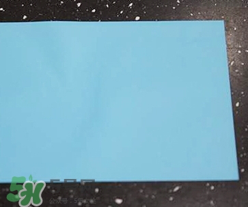 雅詩蘭黛紅石榴水清爽型和滋潤型哪個(gè)好?