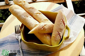 法棍面包怎么吃？法棍面包的做法